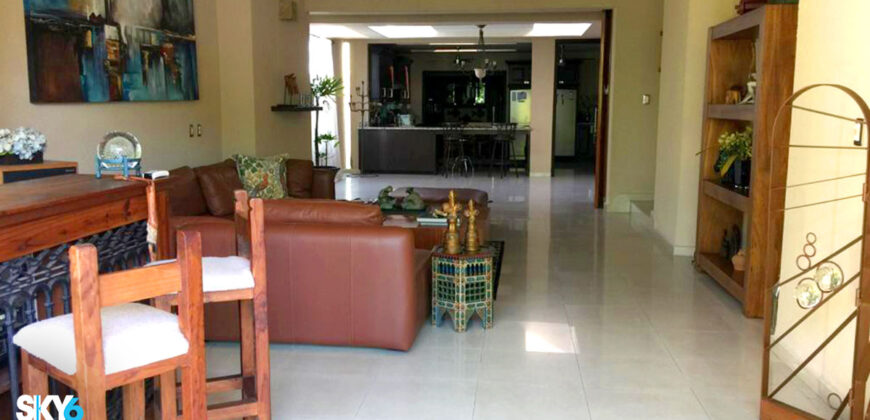 Moderna casa en venta en Residencial Campestre Cancún