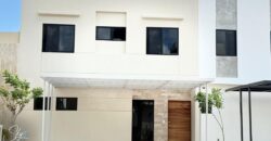 Casa moderna en Residencial Río con alberca