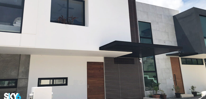 Moderna Casa a la Venta en Residencial Arbolada Cancún Fase 2