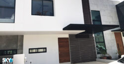 Moderna Casa a la Venta en Residencial Arbolada Cancún Fase 2