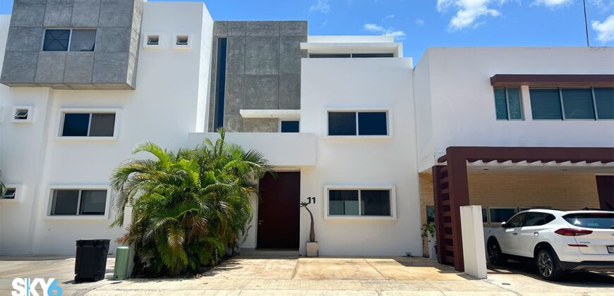 Casa en Residencial Arbolada Cancún: Comodidad y Privacidad en un Entorno Natural