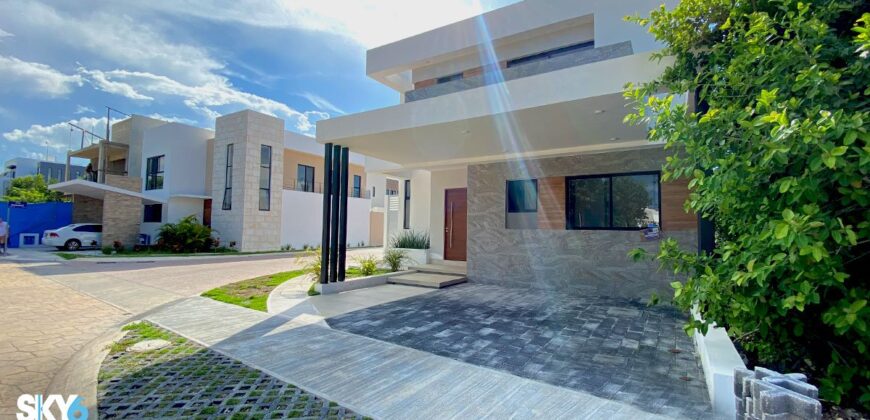 Casa de Ensueño en Residencial Río Cancún – ¡Tu Hogar Perfecto!