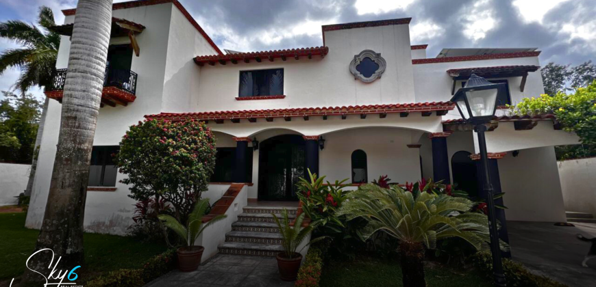 Casa en Alfredo V. Bonfil con alberca y bungalow