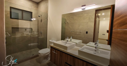 Residencia en Lagos del Sol: lujo y confort total