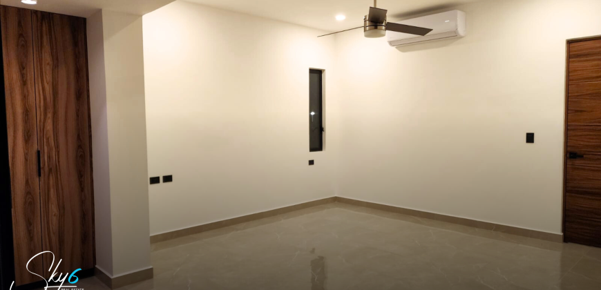 Residencia en Lagos del Sol: lujo y confort total