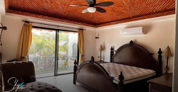 Casa en Alfredo V. Bonfil con alberca y bungalow