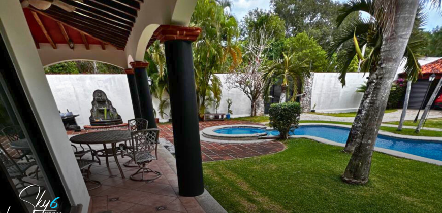 Casa en Alfredo V. Bonfil con alberca y bungalow