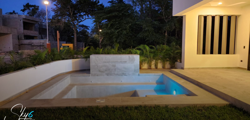 Residencia en Lagos del Sol: lujo y confort total