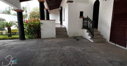 Casa en Alfredo V. Bonfil con alberca y bungalow