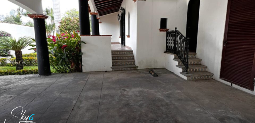 Casa en Alfredo V. Bonfil con alberca y bungalow