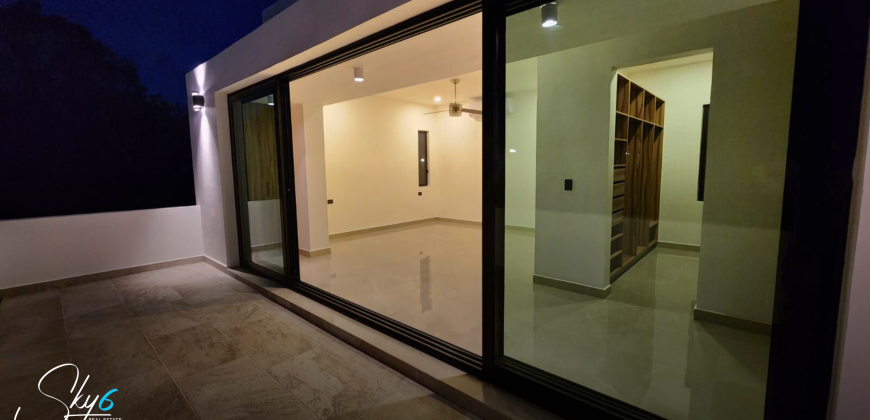 Residencia en Lagos del Sol: lujo y confort total