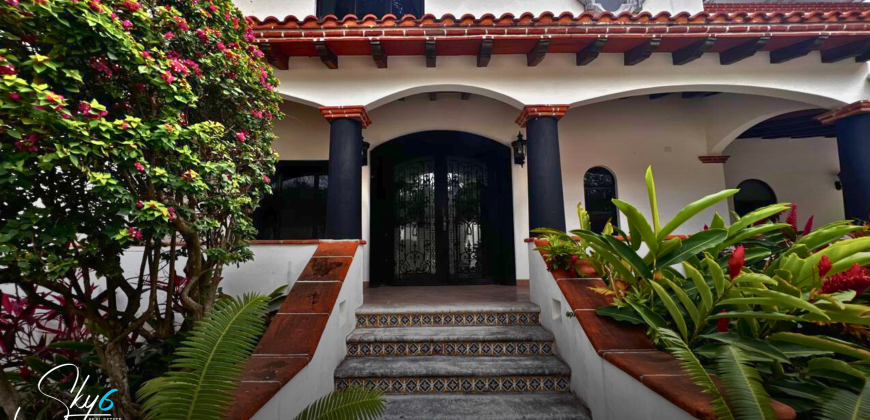 Casa en Alfredo V. Bonfil con alberca y bungalow