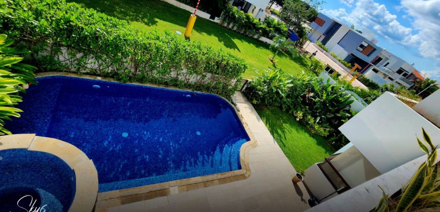 Residencial Lagos del Sol: Lujo y Amplitud