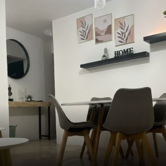 Depto en Av. La Luna: Comodidad y Ubicación