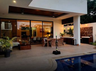 Residencial Lagos del Sol: Lujo y Amplitud