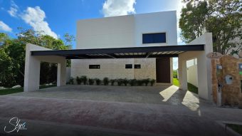 Residencia en Lagos del Sol Moderna y Exclusiva