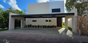 Residencia en Lagos del Sol Moderna y Exclusiva