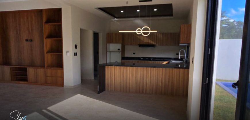 Residencia en Lagos del Sol Moderna y Exclusiva