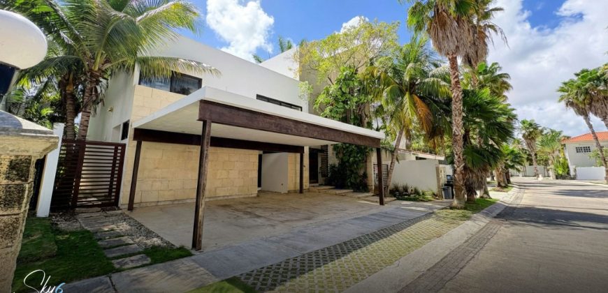 Casa de Lujo en Villamagna con Alberca