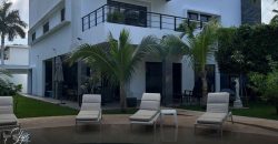 Lujo y Amplitud en Residencia en Villa Magna