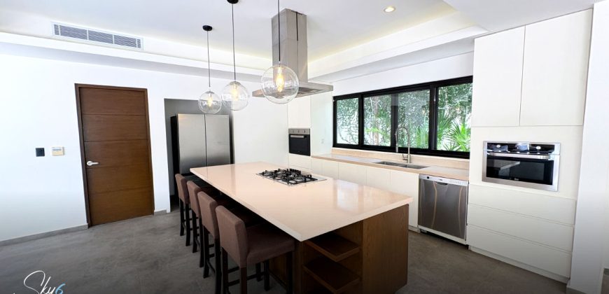 Casa de Lujo en Villamagna con Alberca