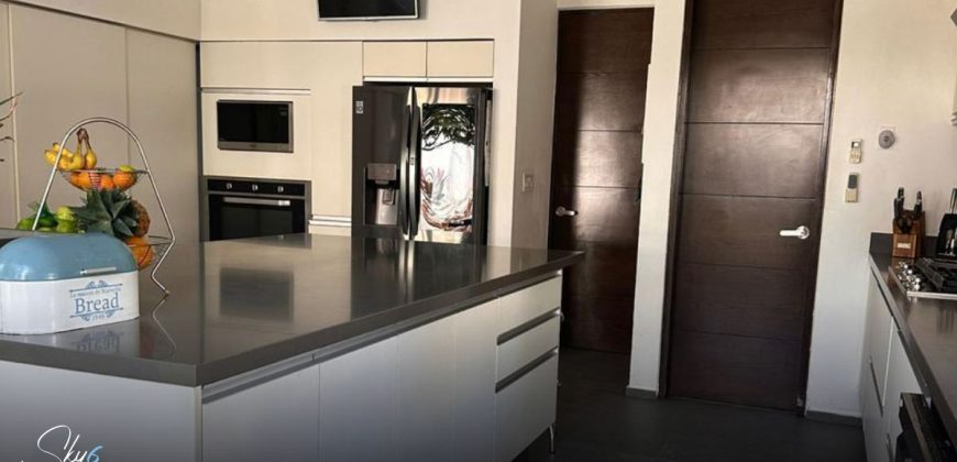 Lujo y Amplitud en Residencia en Villa Magna