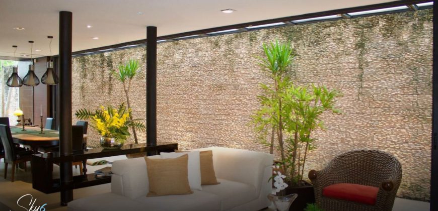 Casa de Lujo en Cumbres con Alberca | 4 Rec