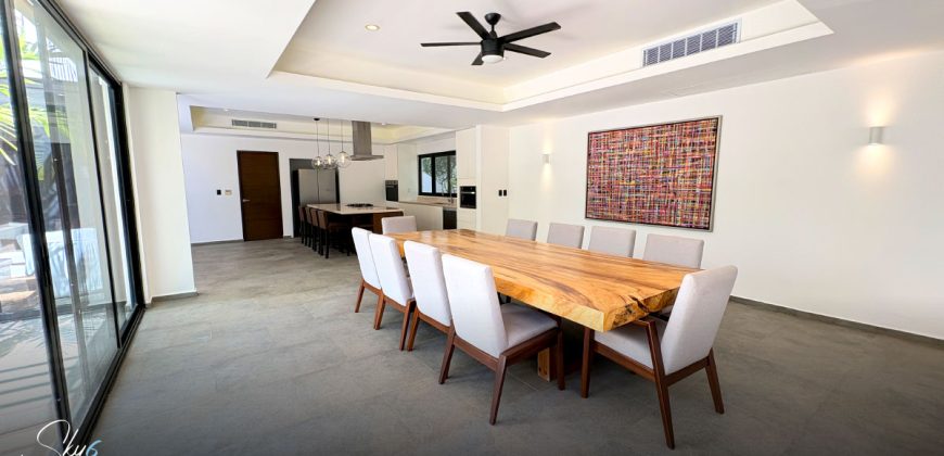 Casa de Lujo en Villamagna con Alberca