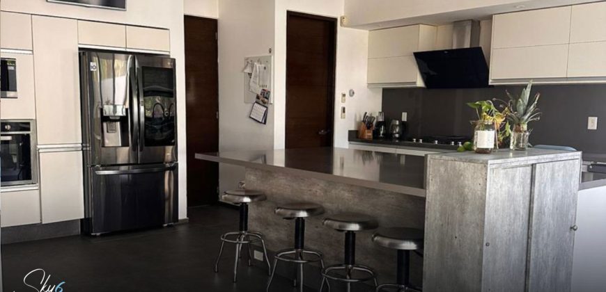 Lujo y Amplitud en Residencia en Villa Magna