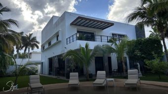 Lujo y Amplitud en Residencia en Villa Magna