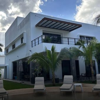 Lujo y Amplitud en Residencia en Villa Magna