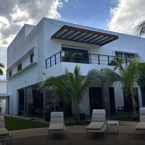 Lujo y Amplitud en Residencia en Villa Magna