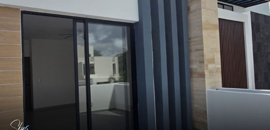 Residencia en Vía Cumbres con alberca