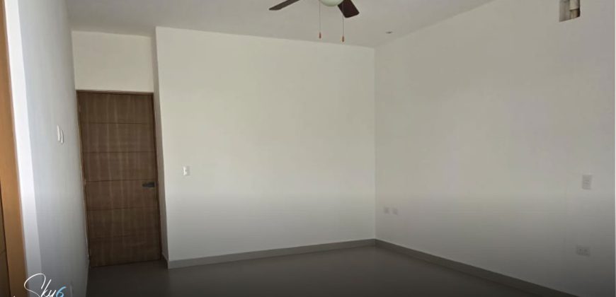 Residencia en Vía Cumbres con alberca