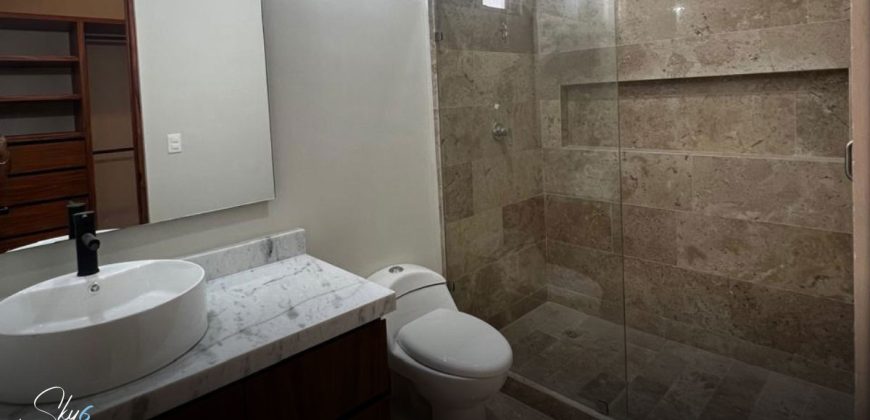 Residencia en Vía Cumbres 4 recámaras lujo