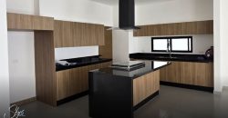 Residencia en Vía Cumbres con alberca