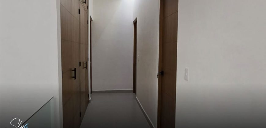 Residencia en Vía Cumbres con alberca