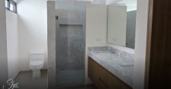 Residencia en Vía Cumbres con alberca