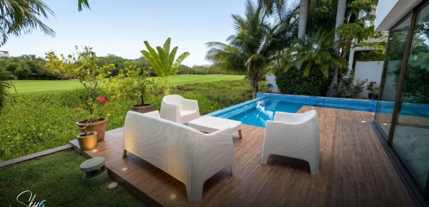 Residencia en Puerto Cancún frente al golf