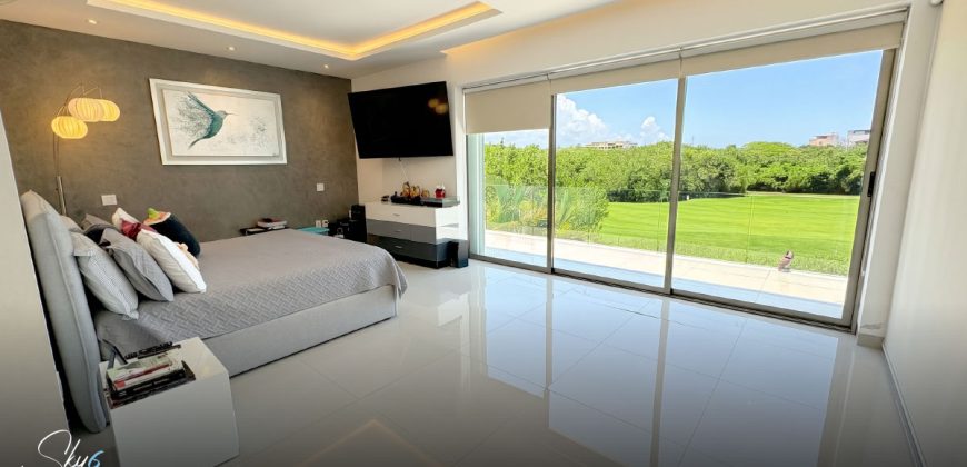 Residencia en Puerto Cancún frente al golf