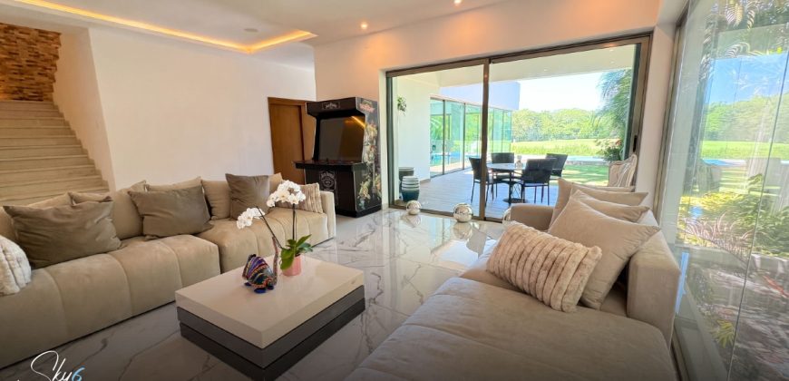 Residencia en Puerto Cancún frente al golf