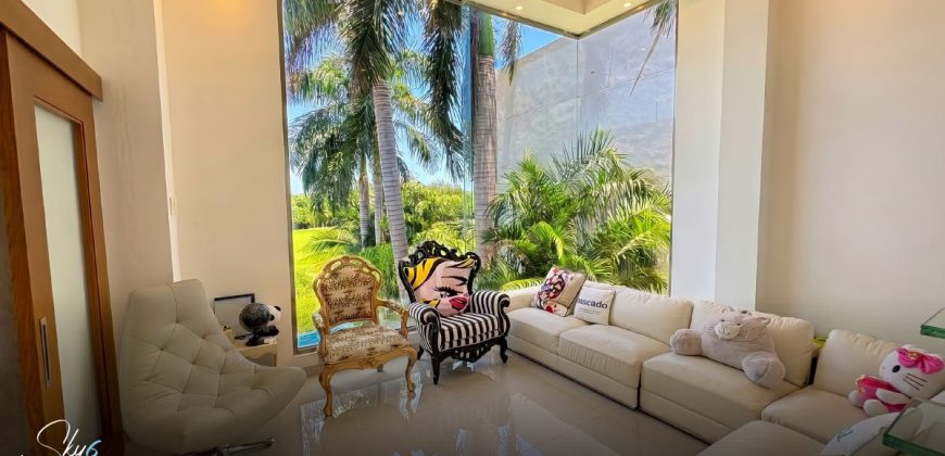 Residencia en Puerto Cancún frente al golf